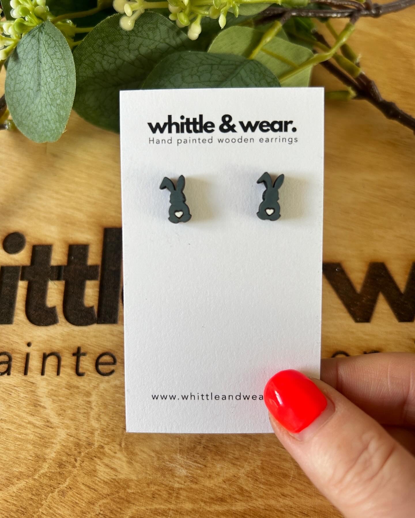 Rabbit studs grey
