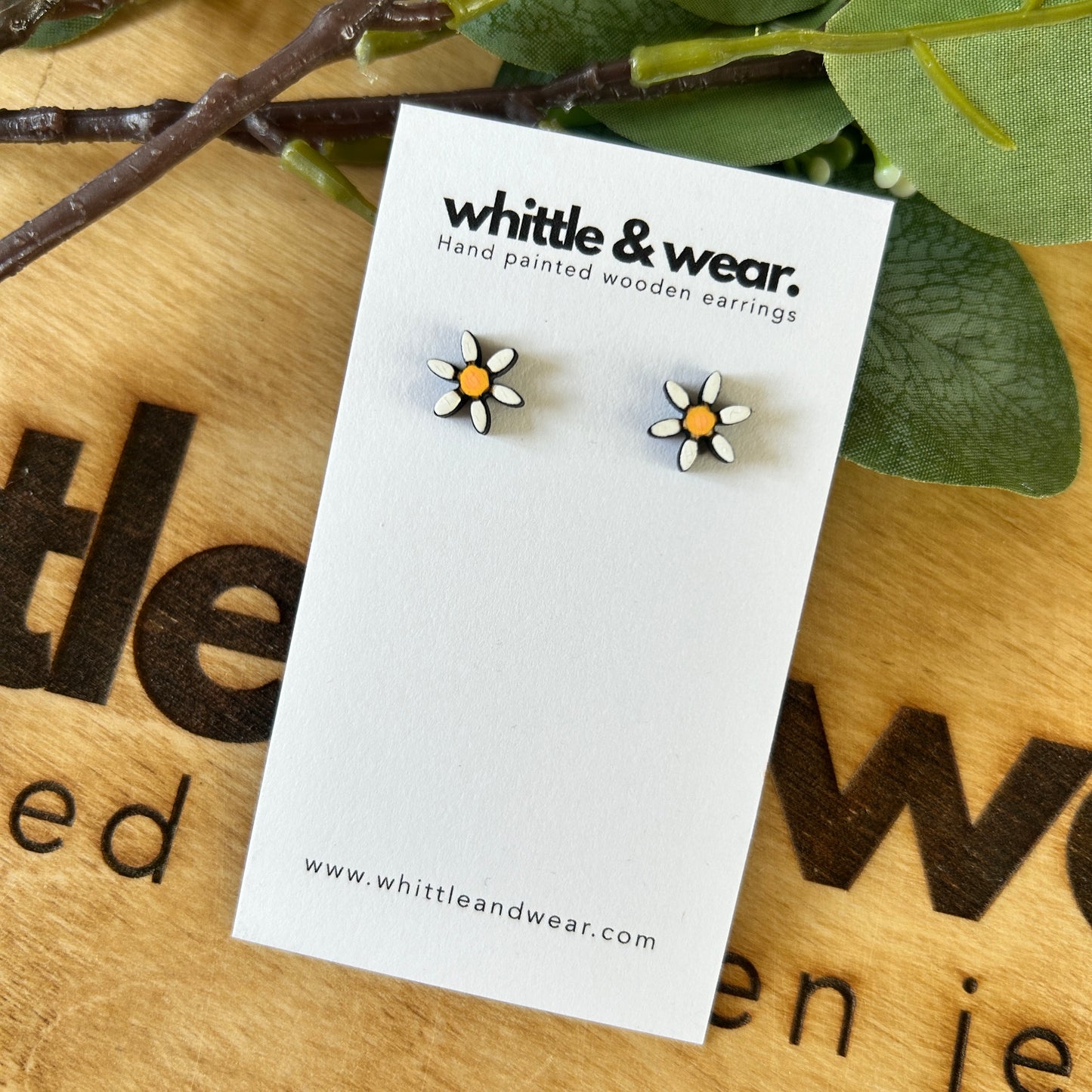 Daisy studs small