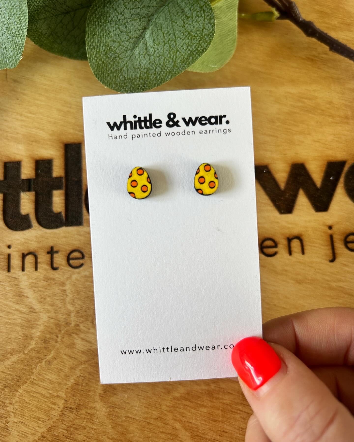 Egg studs - yellow